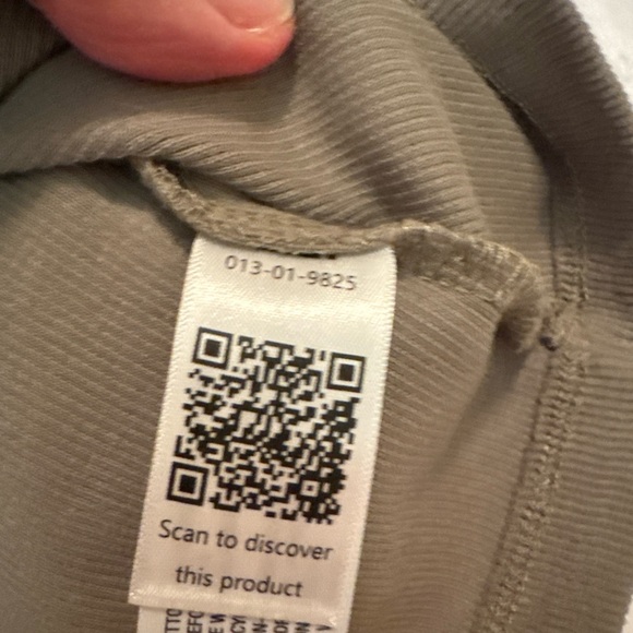 Universal Thread Olive Ribbed Button-Up Top - Picture 6 of 10